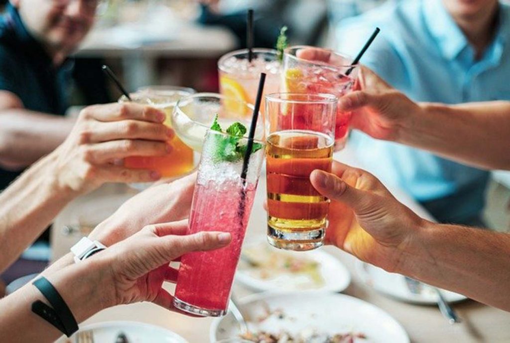 Sips of Paradise: Discovering Hawaii’s Tropical Beverages and Local Drink Culture
